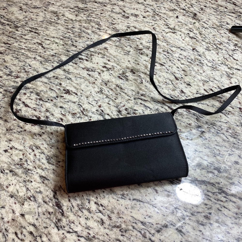 Jacqueline Ferrar Black Clutch w/ Black Sa…